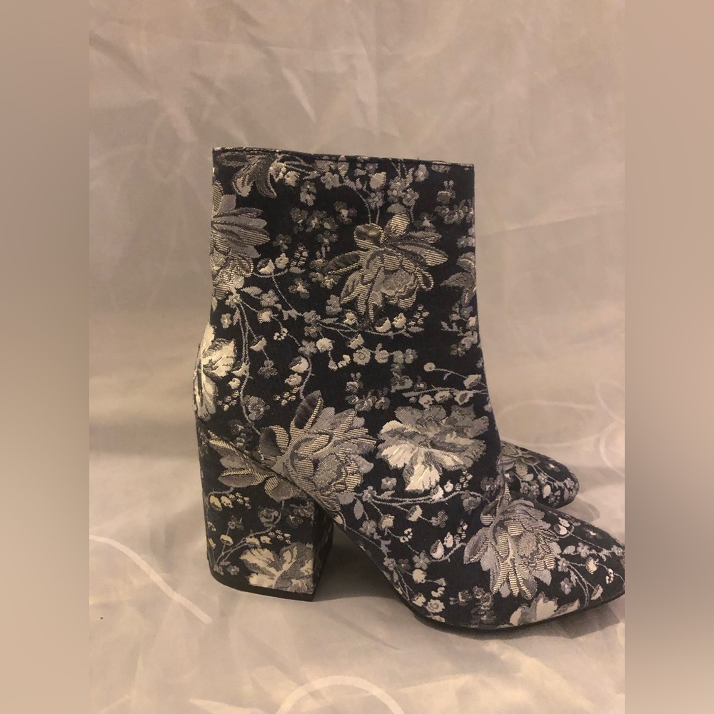 Women’s size 9 1/2 , block heeled, denim/silverbrocade shoes.